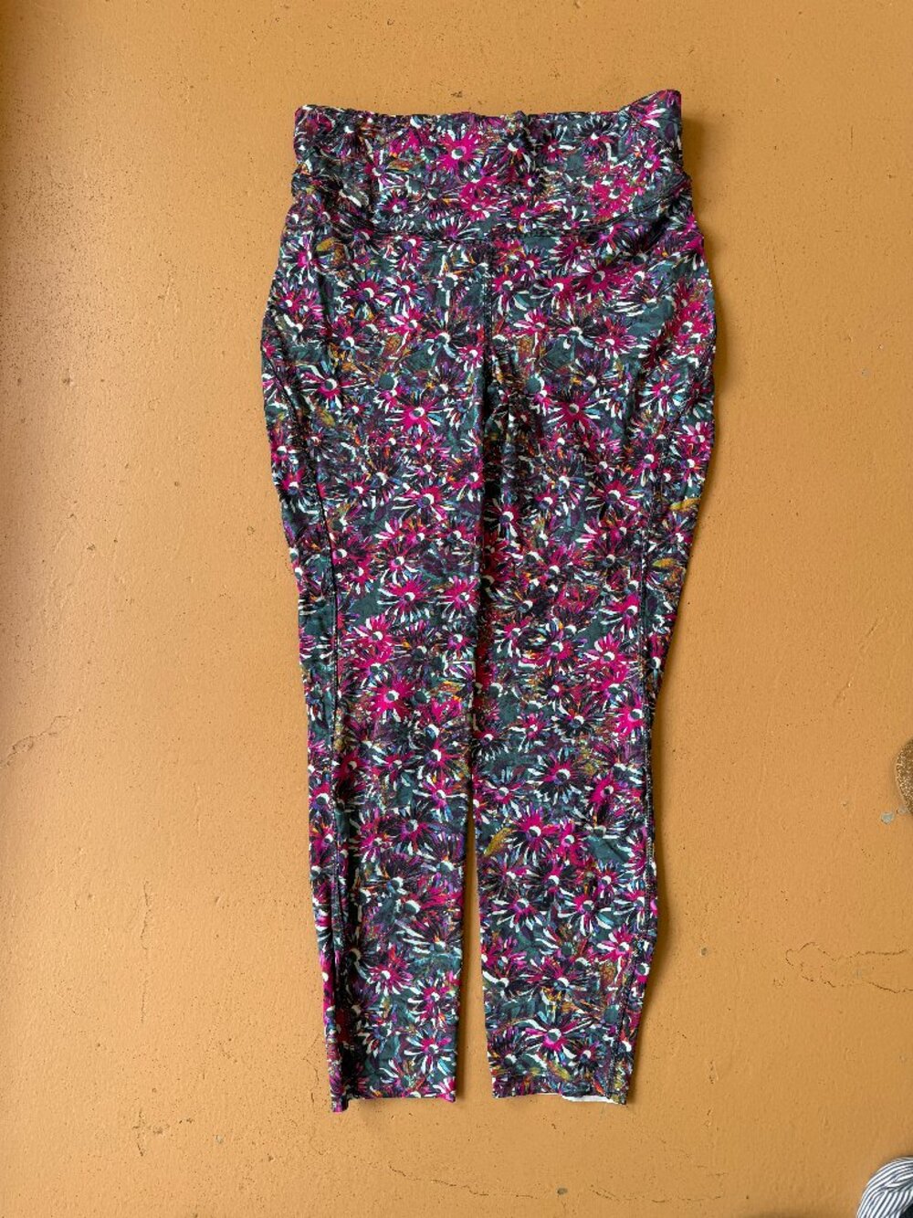 Lululemon Base Pace High-Rise Tight 26" Floral Electric Size 10